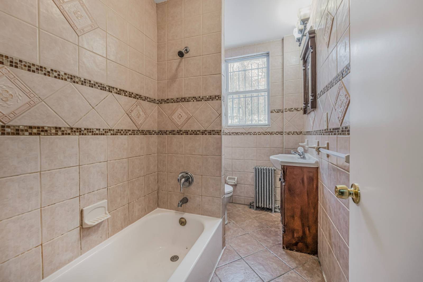 #5 photo, 95 Palisade Ave, Yonkers , NY 10701