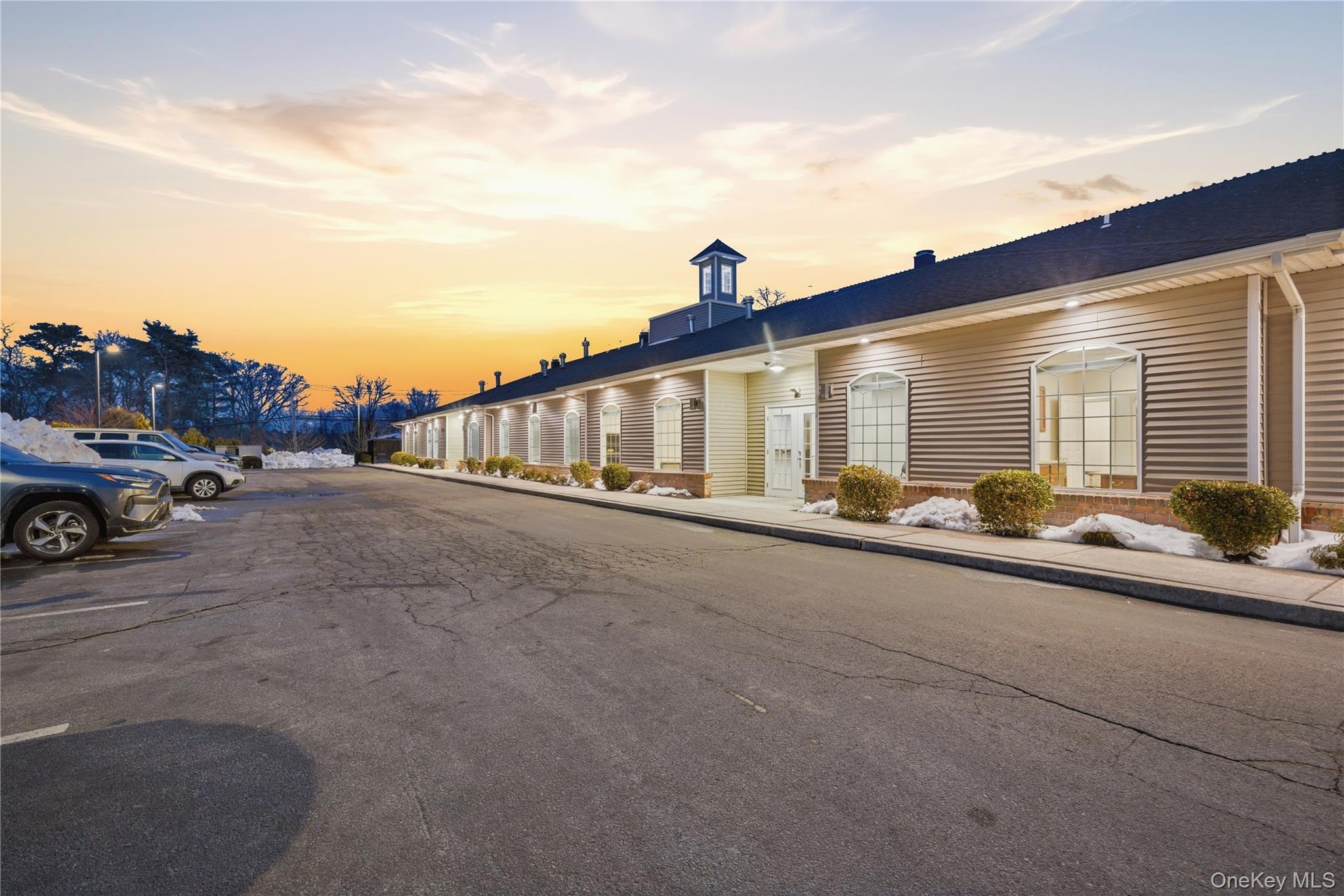 #17 photo, 55 2nd Avenue, सफ़ोक काउंटी Brentwood , NY 11717