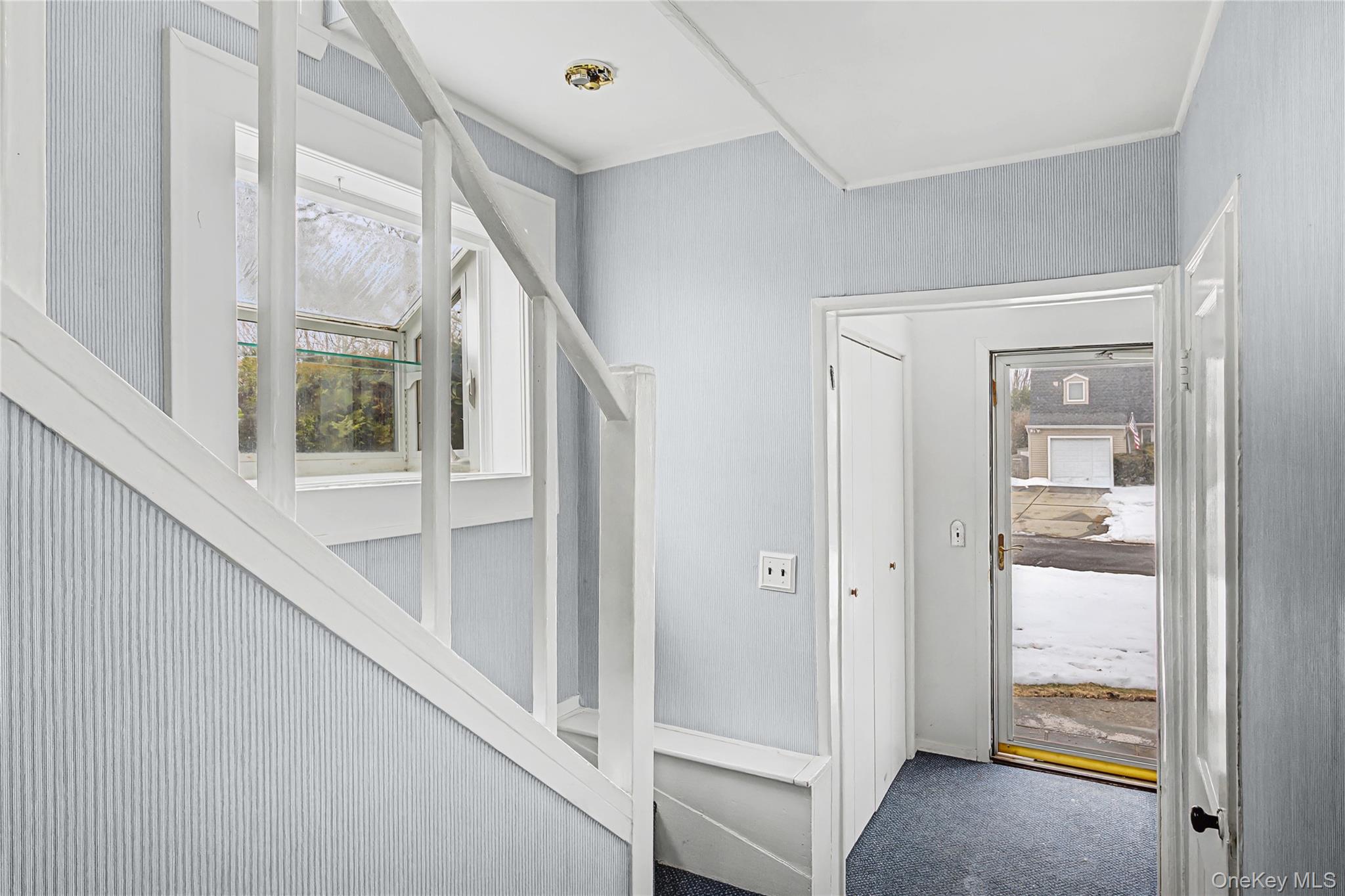 #4 photo, 26 Pinetree Lane, Roslyn Heights , NY 11577