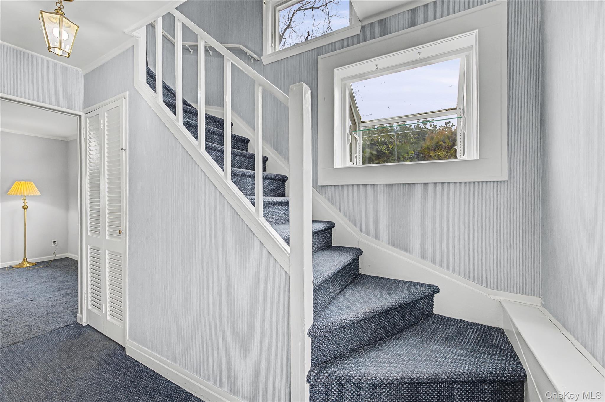 #5 photo, 26 Pinetree Lane, Roslyn Heights , NY 11577