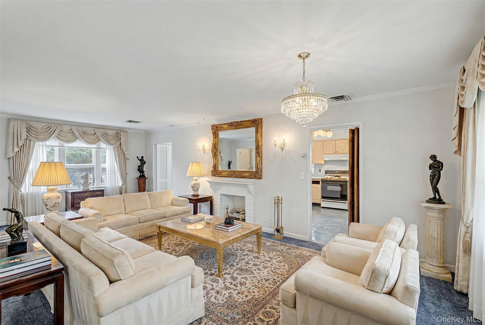 #6 photo, 26 Pinetree Lane, Roslyn Heights , NY 11577