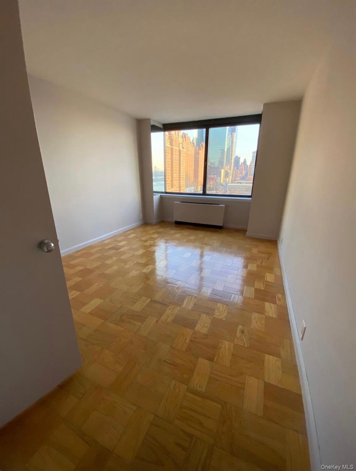 #9 photo, 415 E 37th Street, مانهاتن New York (Manhattan) , NY 10016