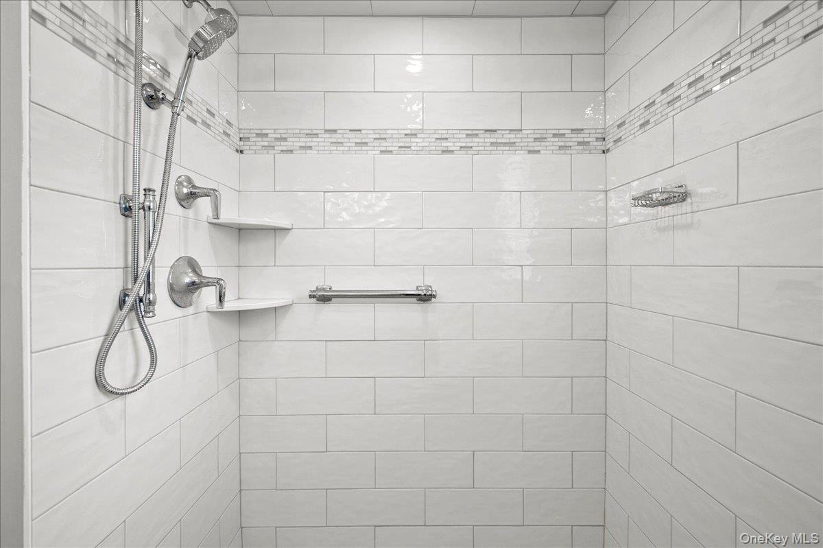 #16 photo, 146 N Lincoln Street, Pearl River , NY 10965