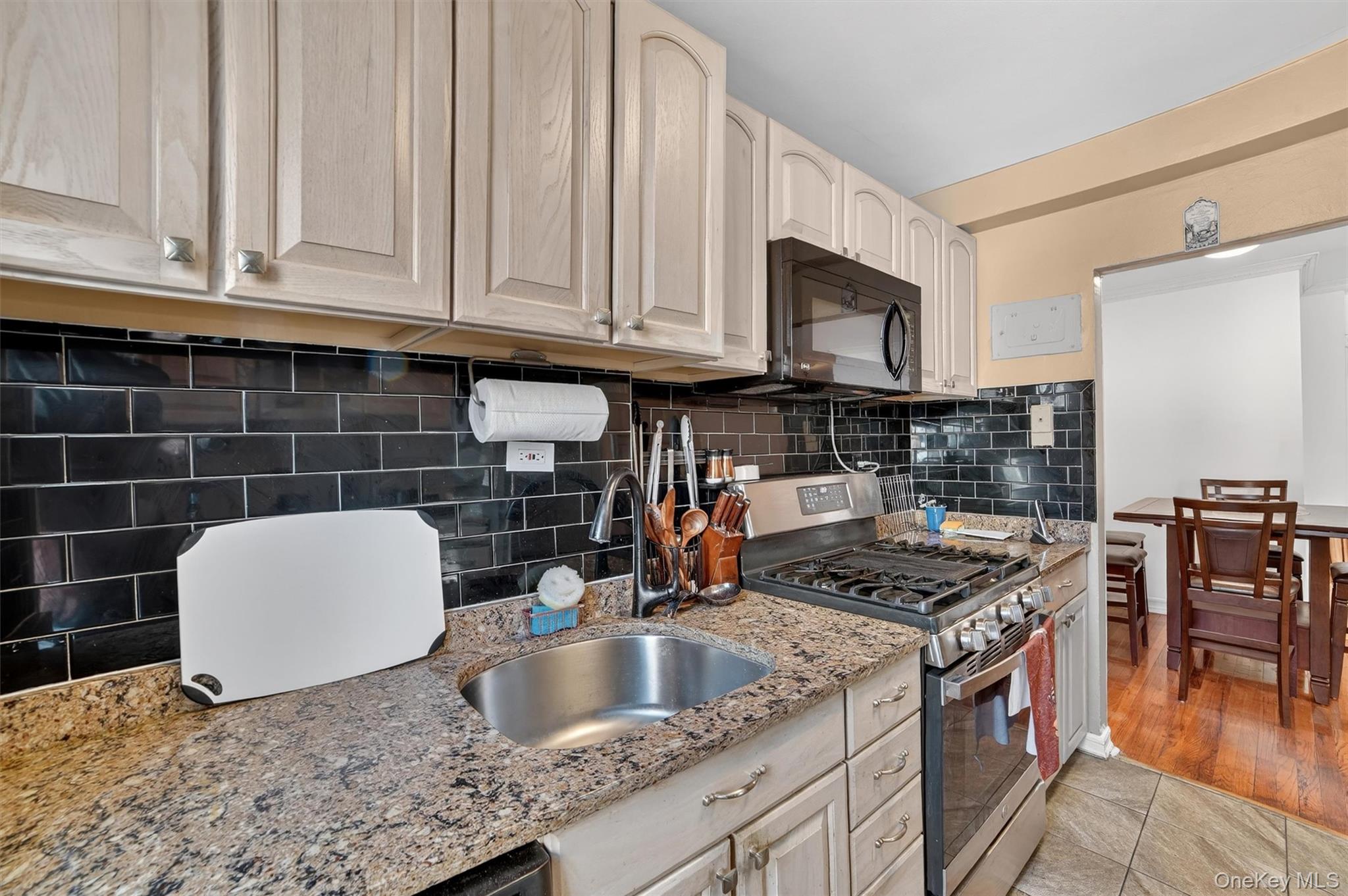 #20 photo, 30 E Hartsdale Avenue, Hartsdale , NY 10530