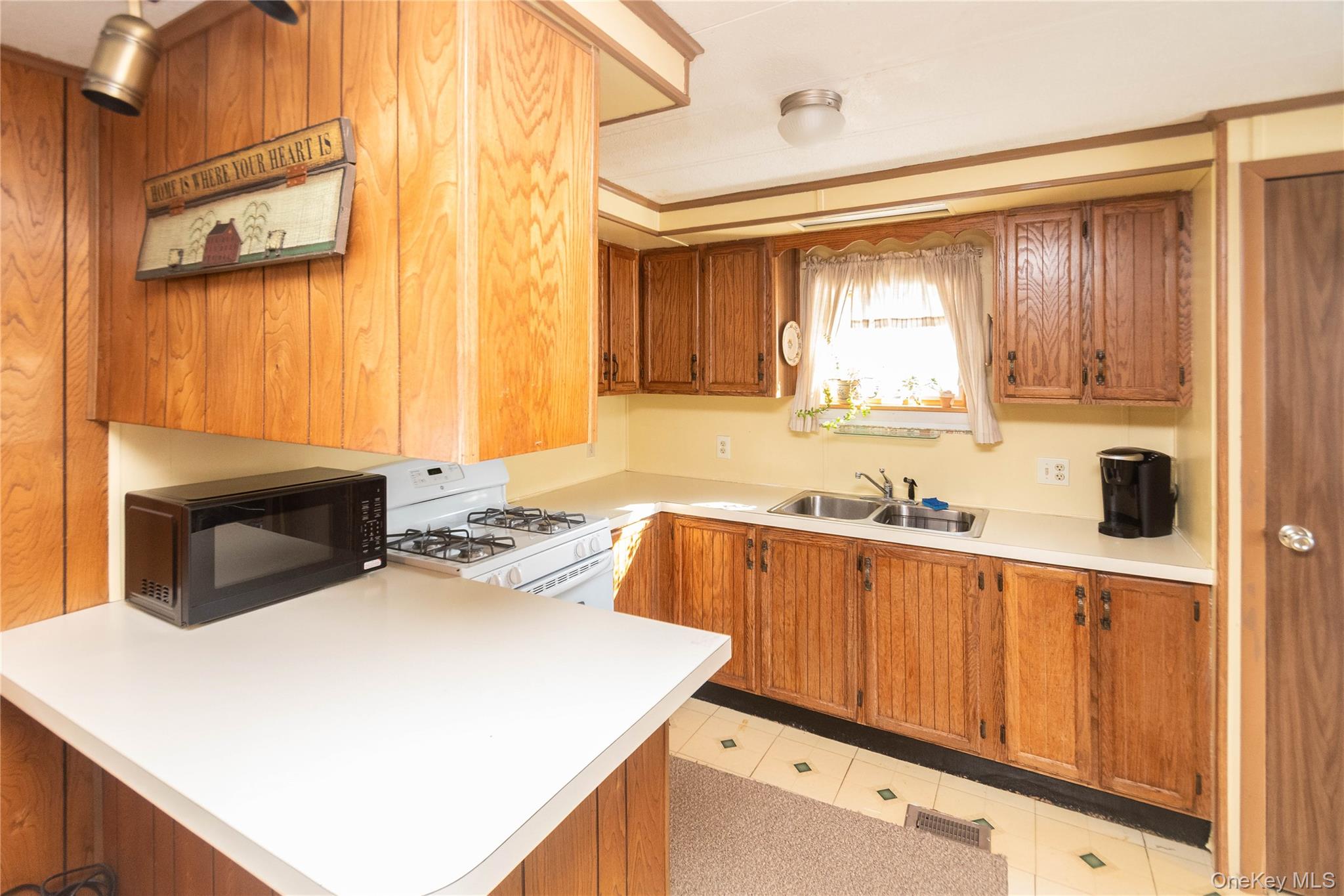 #12 photo, 74 Hidden Brook Drive, 纽约州 Hyde Park , NY 12538