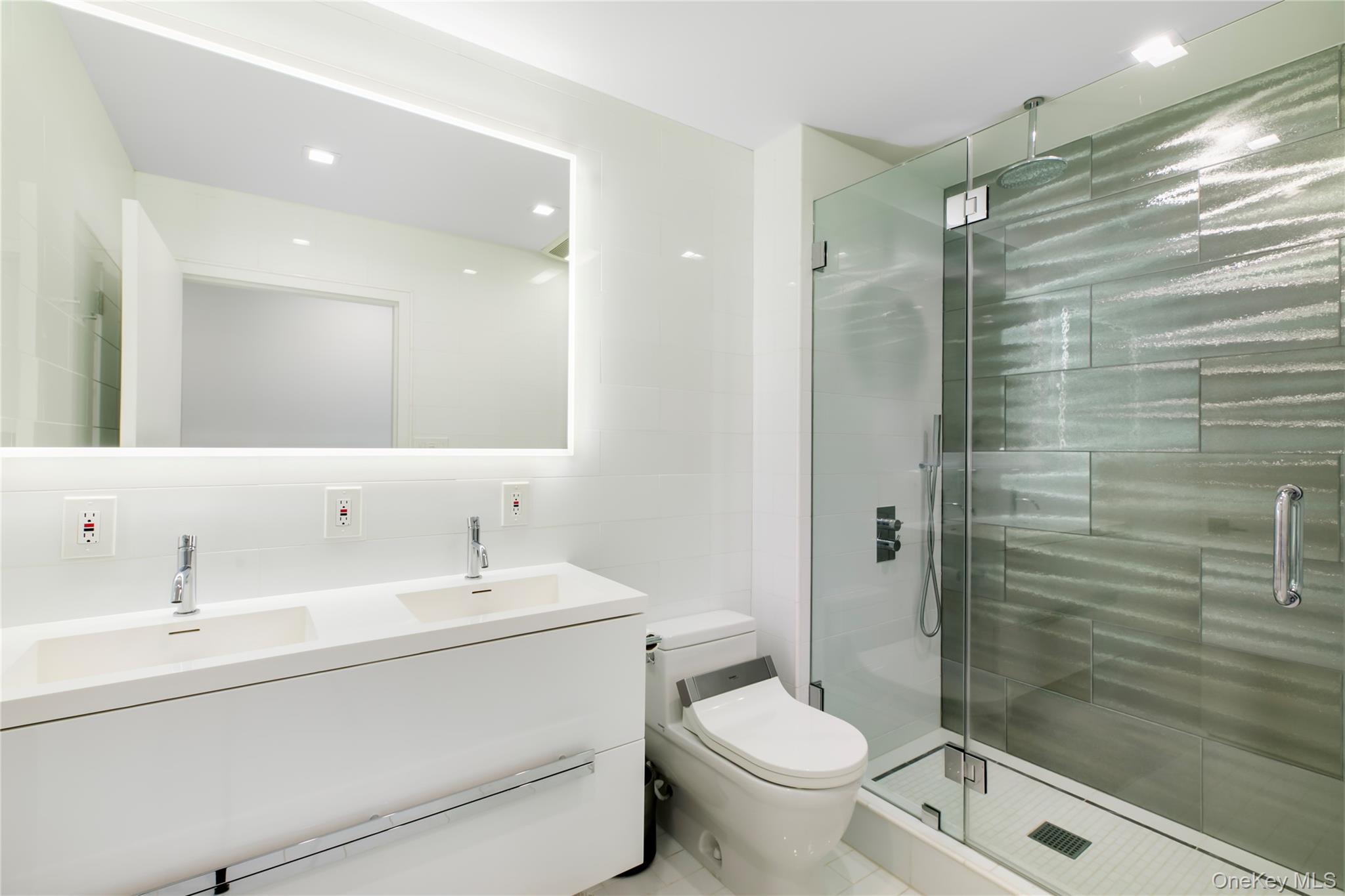 #13 photo, 260 Dune, سوفولك Westhampton Beach , NY 11978