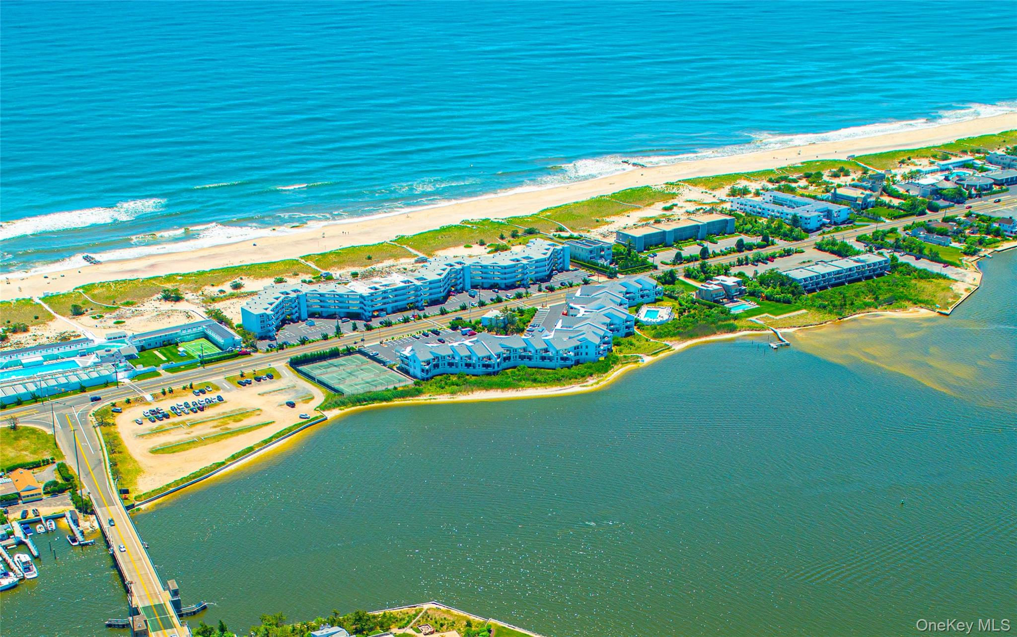 #2 photo, 260 Dune, سوفولك Westhampton Beach , NY 11978