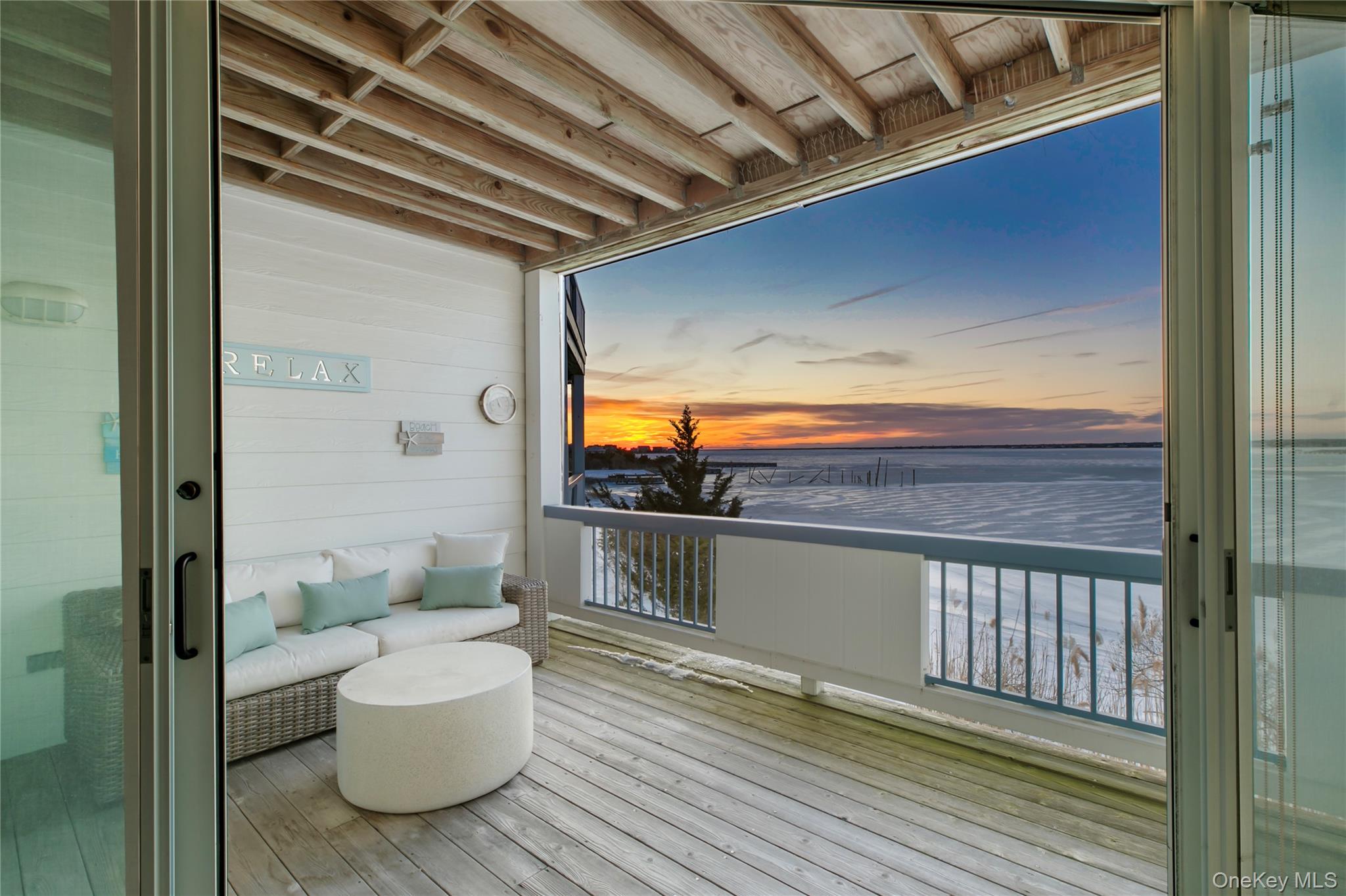 #8 photo, 260 Dune, سوفولك Westhampton Beach , NY 11978