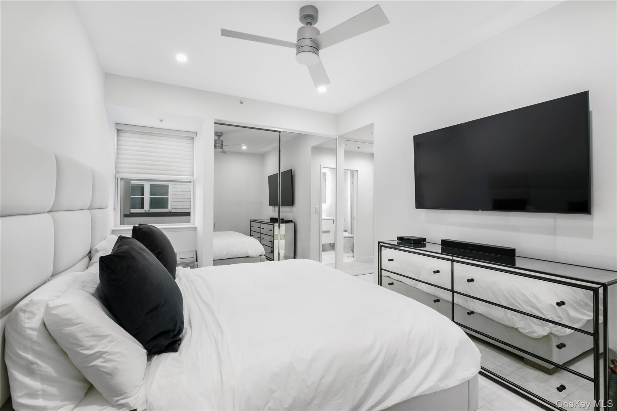 #9 photo, 260 Dune, سوفولك Westhampton Beach , NY 11978