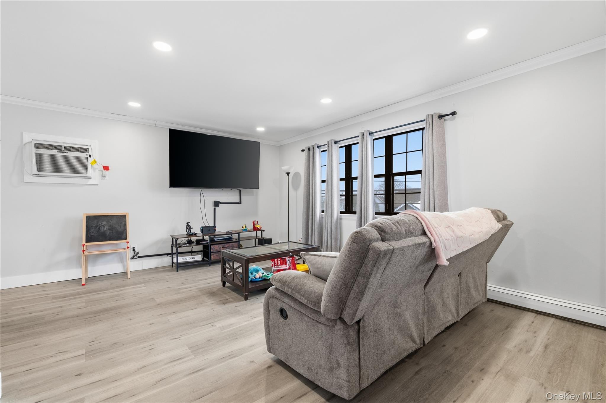 #14 photo, 758 Stewart Avenue, Bethpage , NY 11714