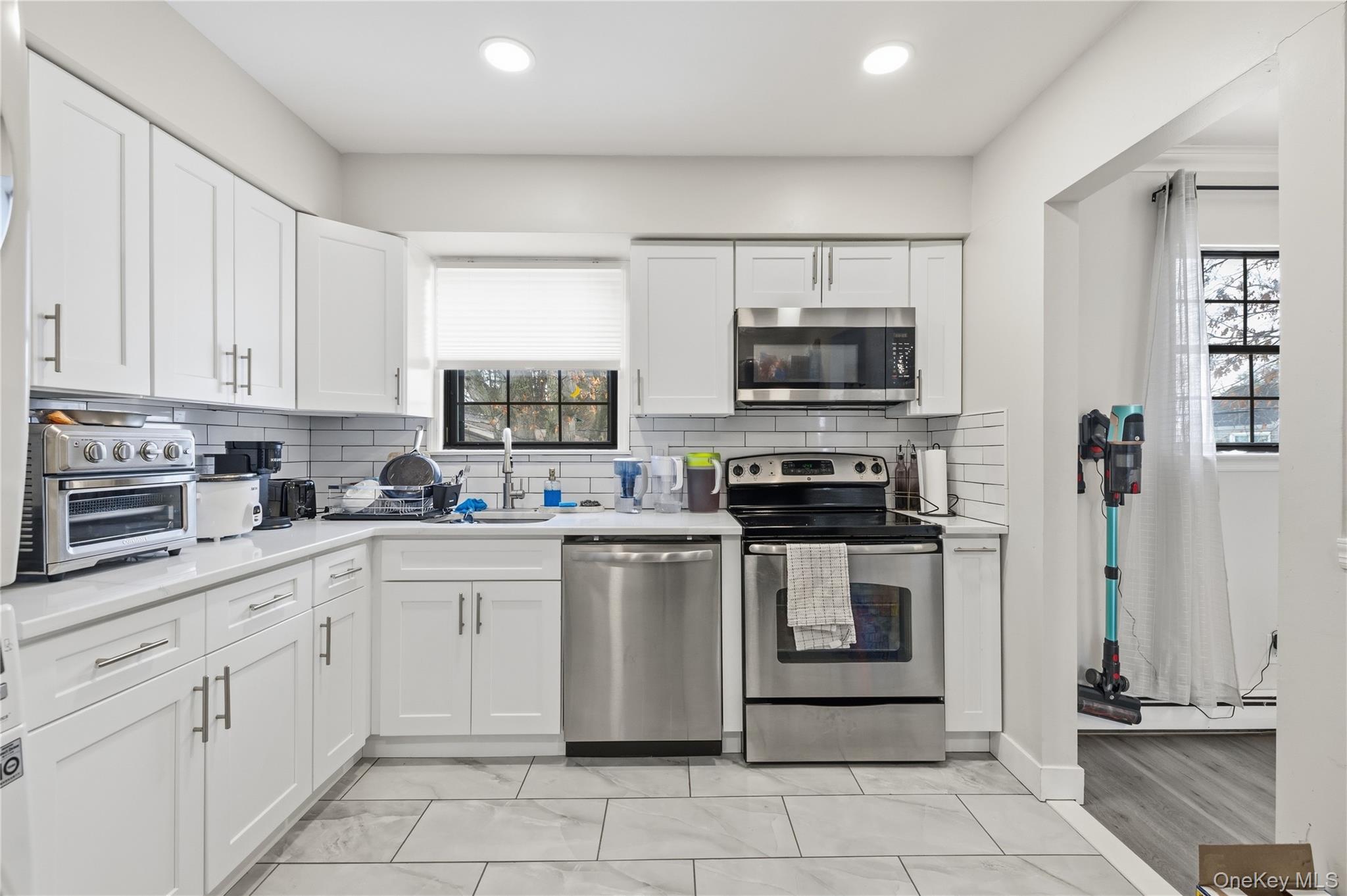 #18 photo, 758 Stewart Avenue, Bethpage , NY 11714