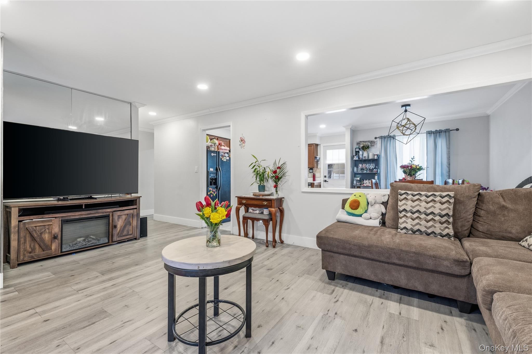 #4 photo, 758 Stewart Avenue, Bethpage , NY 11714