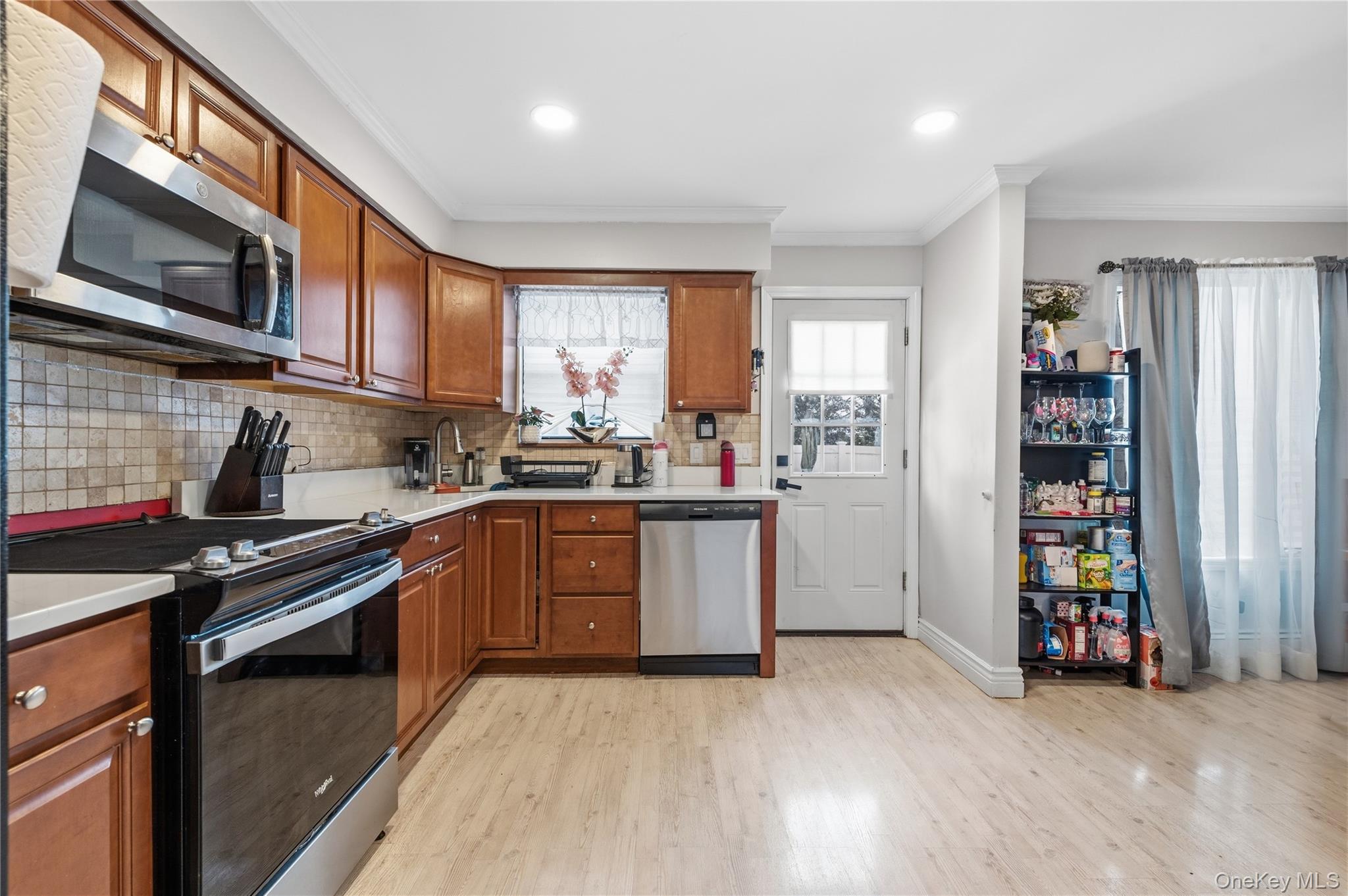 #6 photo, 758 Stewart Avenue, Bethpage , NY 11714