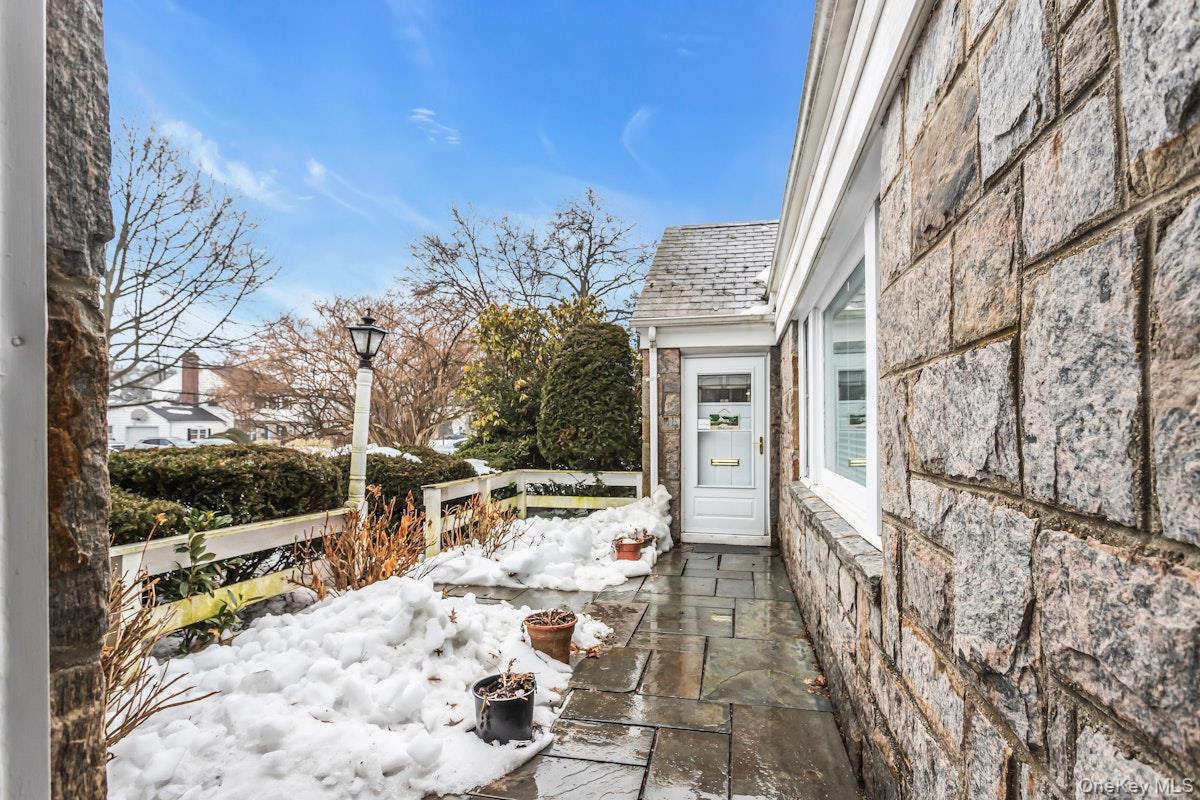 #2 photo, 409 Titus Way, 長島 East Williston , NY 11596