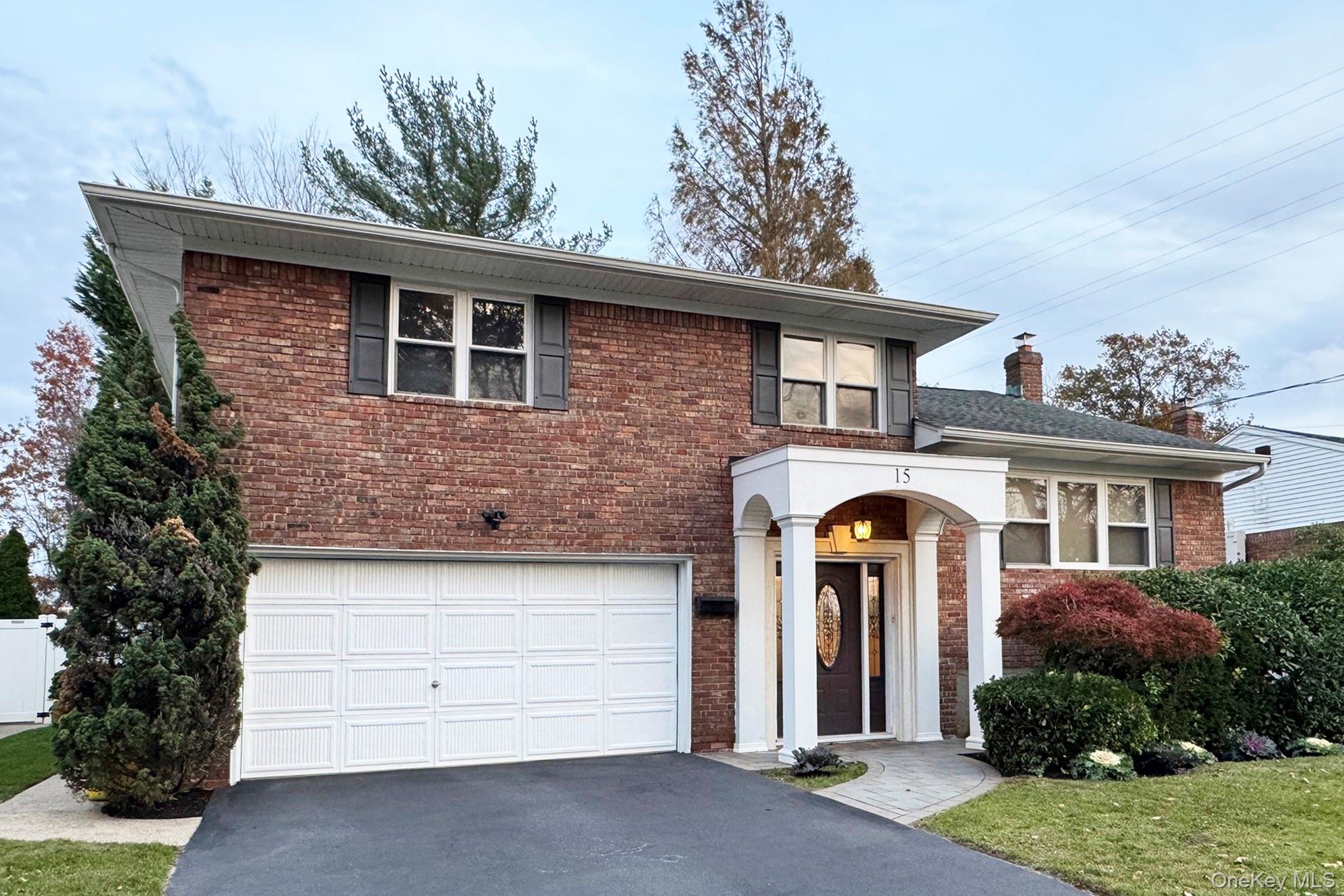 #1 photo, 15 Lafayette Drive, ناسو Woodmere , NY 11598