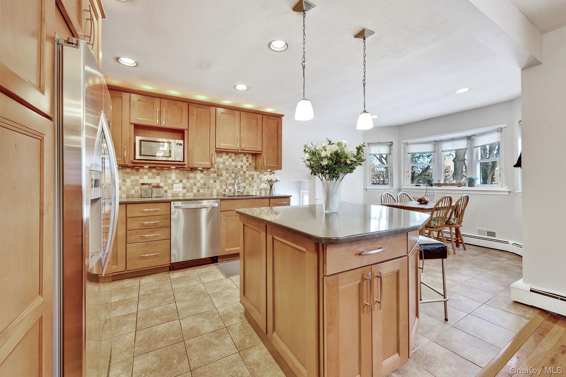 #10 photo, 15 Lafayette Drive, ناسو Woodmere , NY 11598