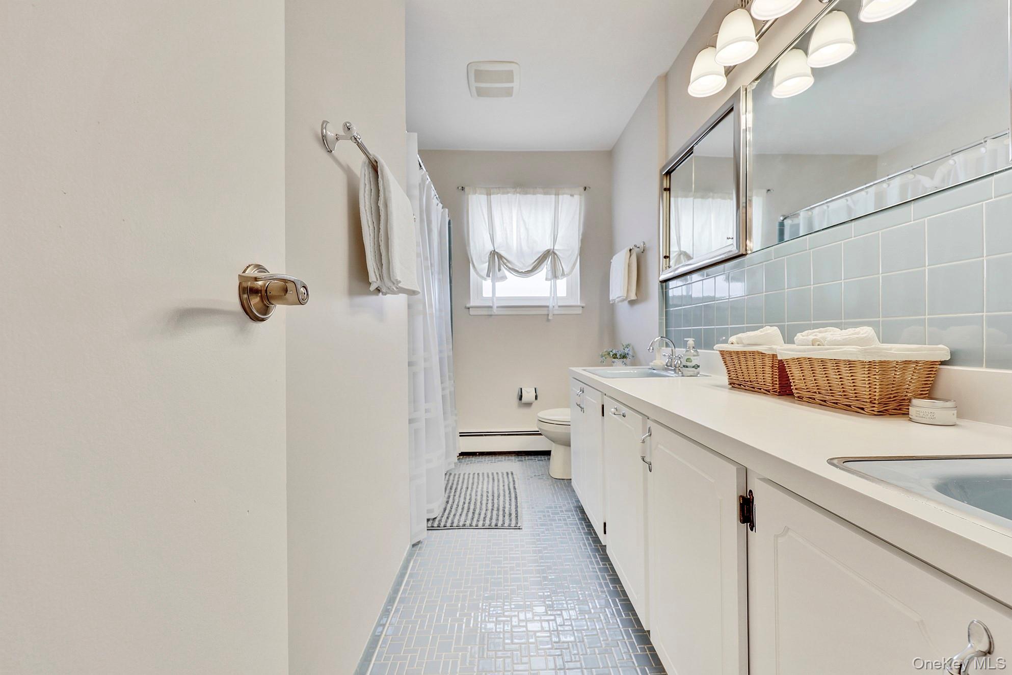 #17 photo, 15 Lafayette Drive, ناسو Woodmere , NY 11598