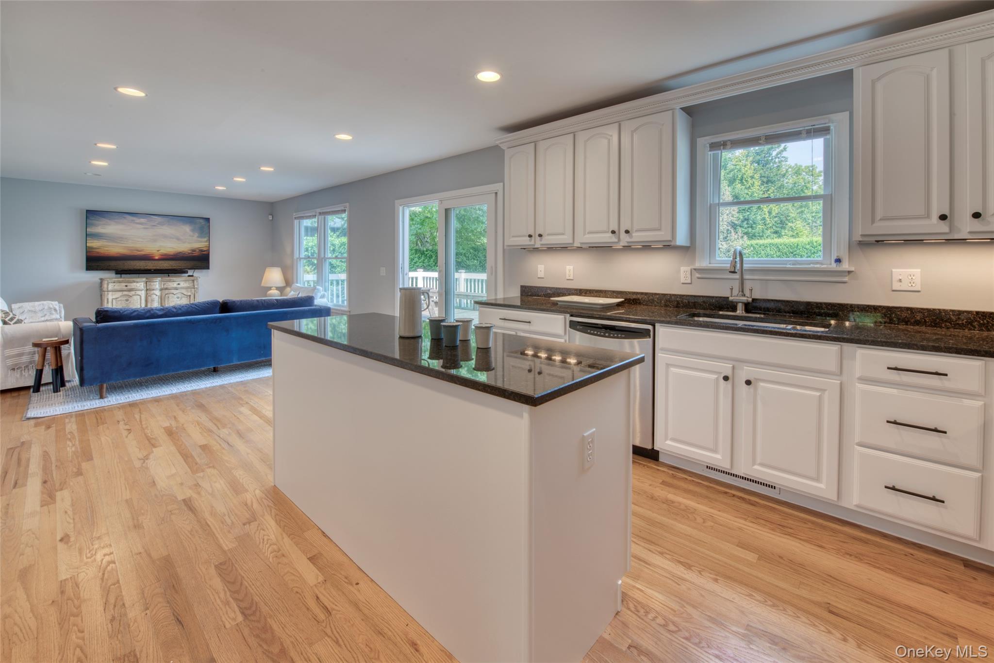 #6 photo, 39595 Main Road, سوفولك Orient , NY 11957