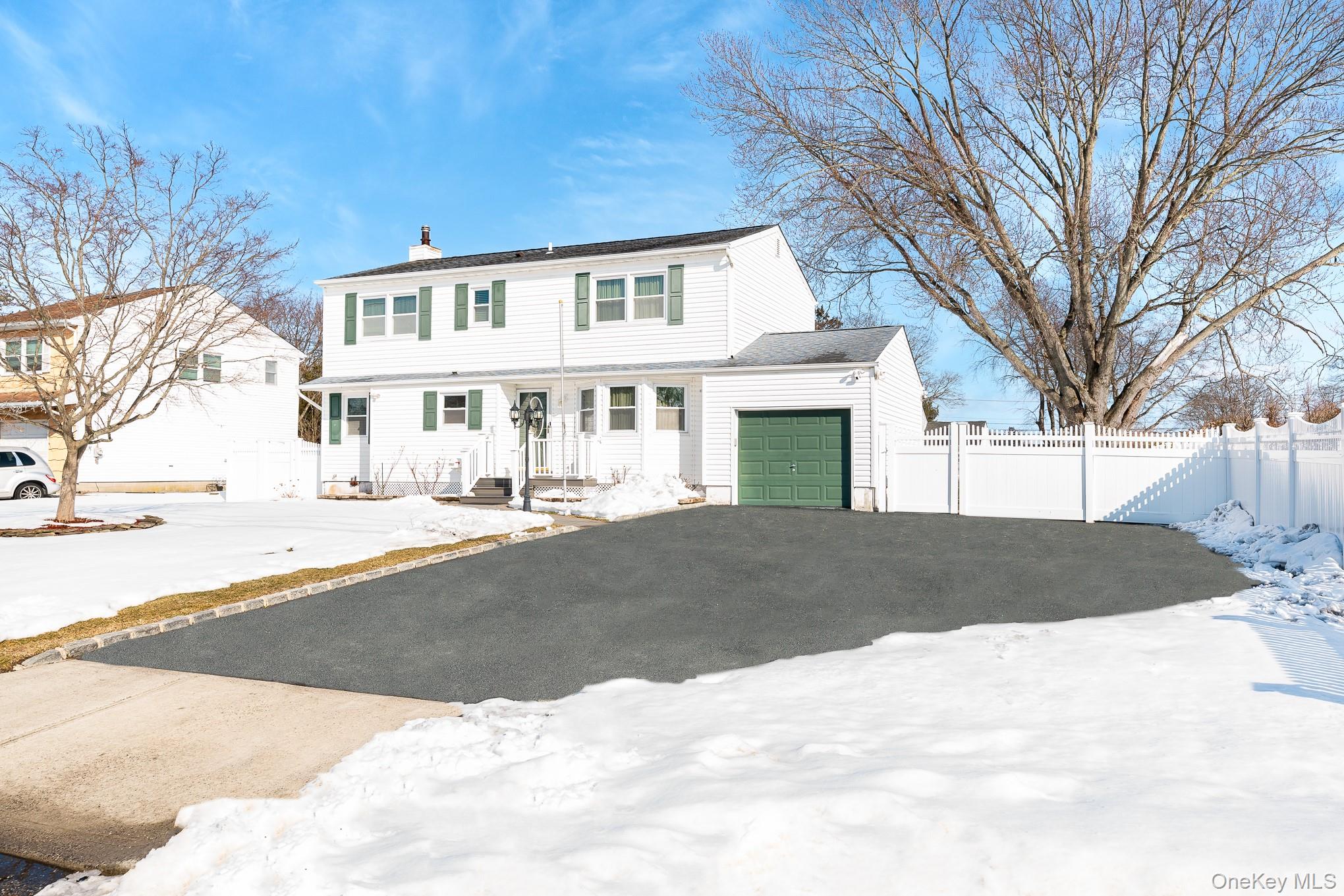 #1 photo, 2907 Rhode Island Avenue, Medford , NY 11763