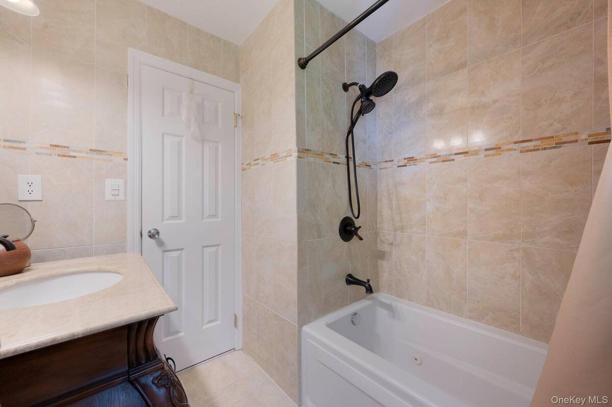 #21 photo, 2 Sea View Lane, सफ़ोक काउंटी Mount Sinai , NY 11766