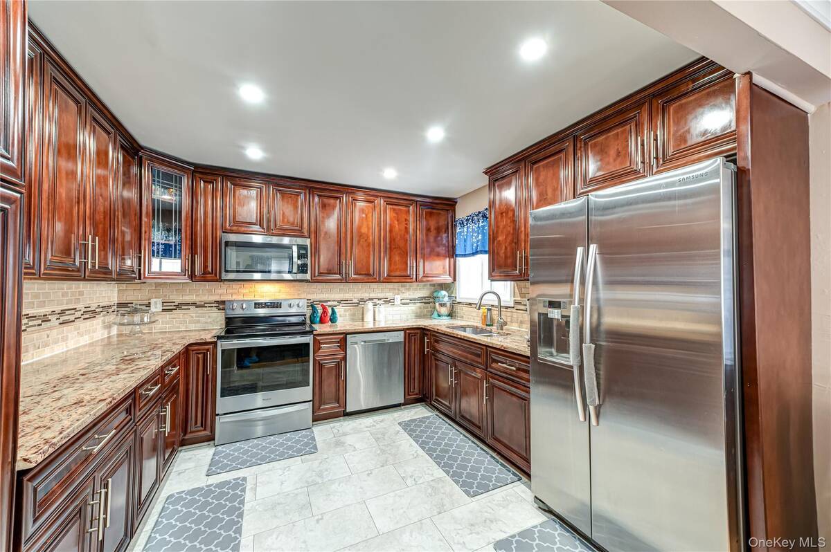 #10 photo, 4 Morgan Avenue, سوفولك Port Jefferson Station , NY 11776