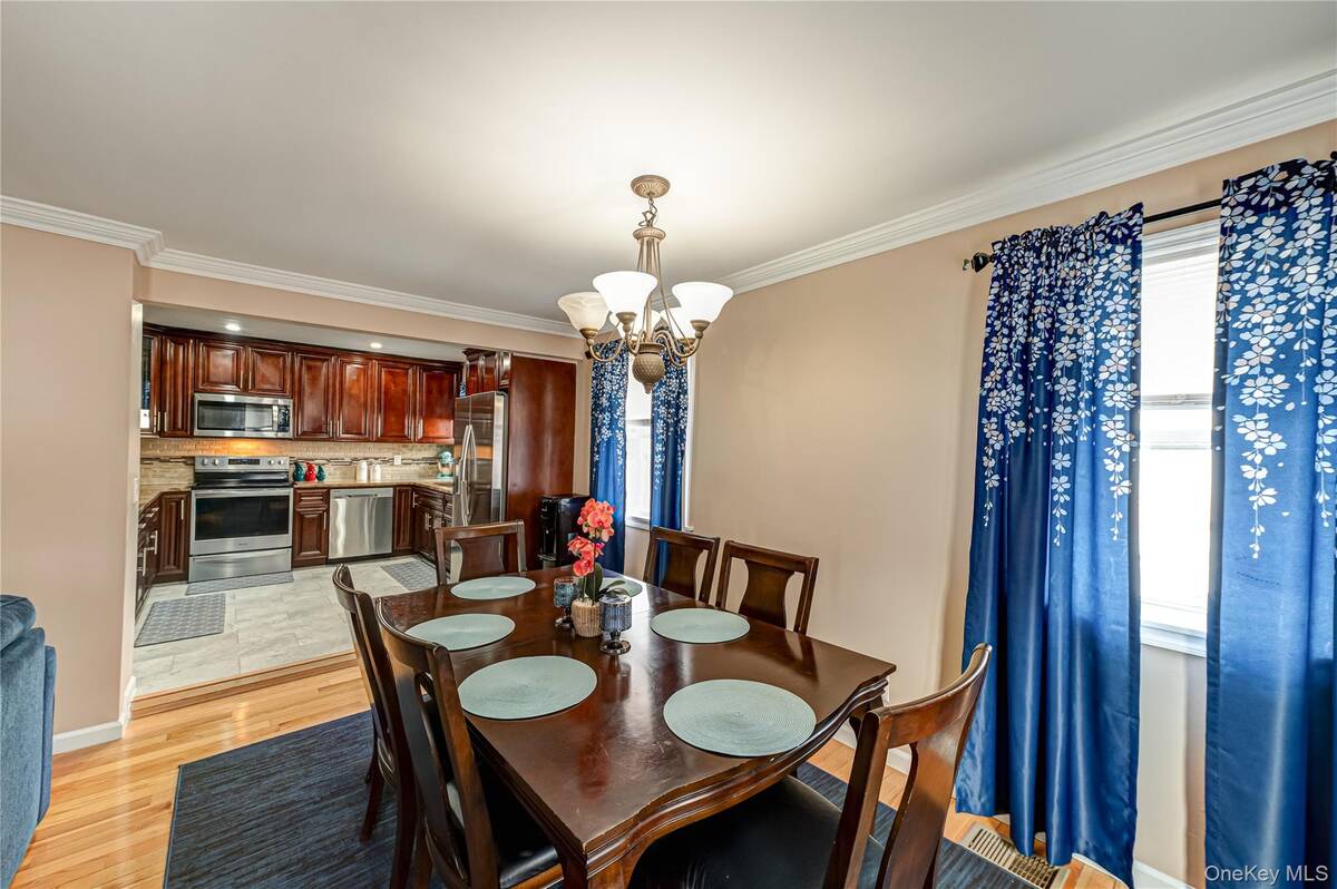 #7 photo, 4 Morgan Avenue, سوفولك Port Jefferson Station , NY 11776