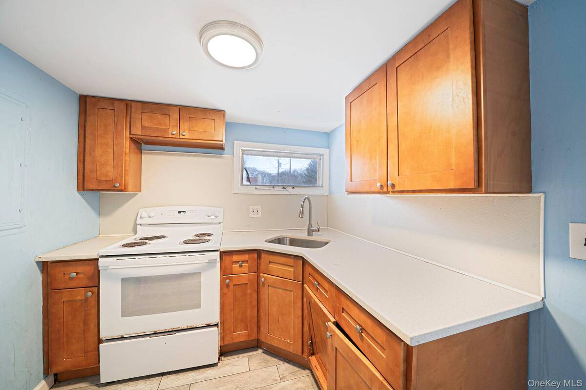 #8 photo, 1049 Woodcrest Avenue, Riverhead , NY 11901