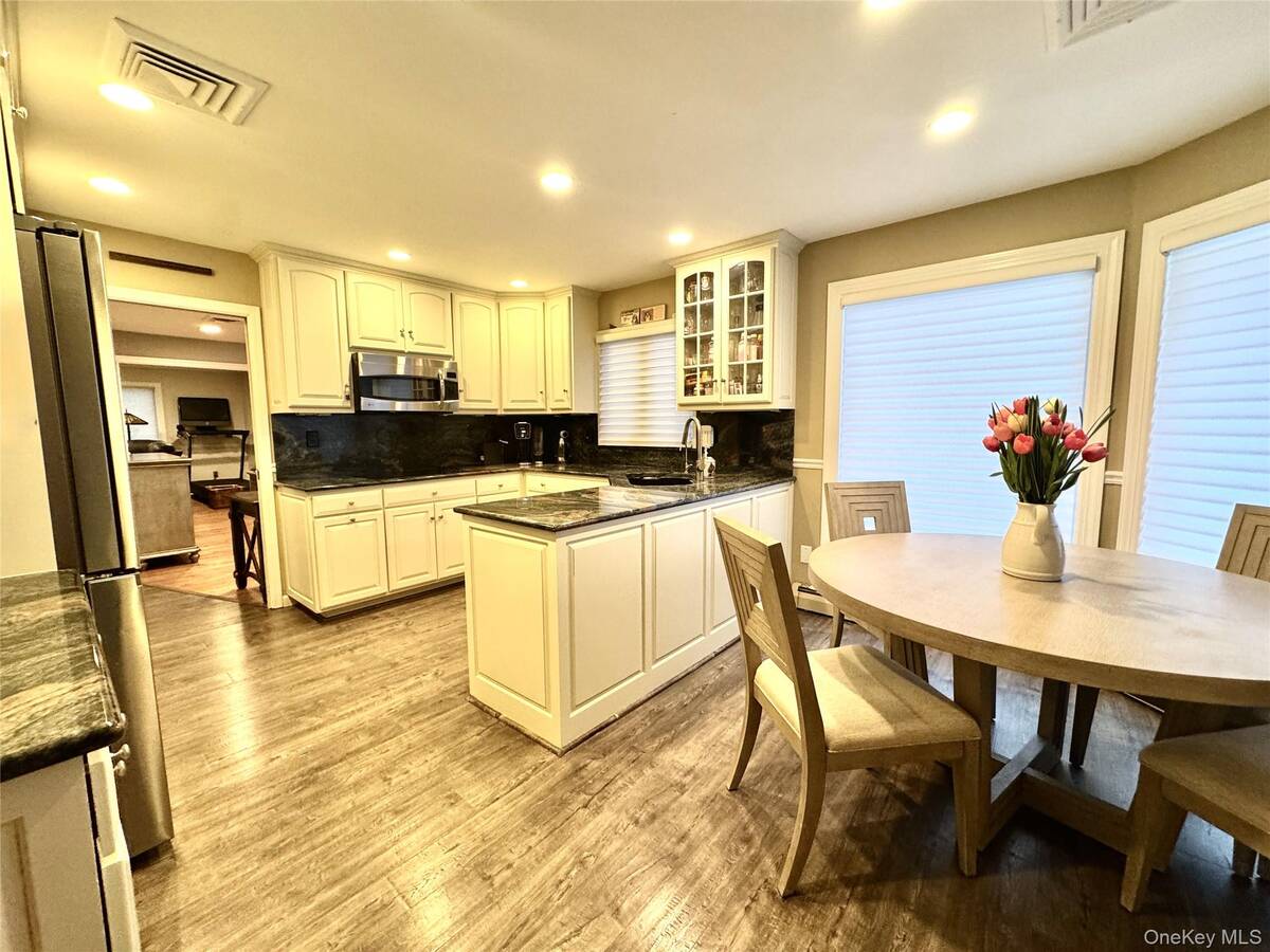 #13 photo, 42 Hearthstone Drive, Dix Hills , NY 11746