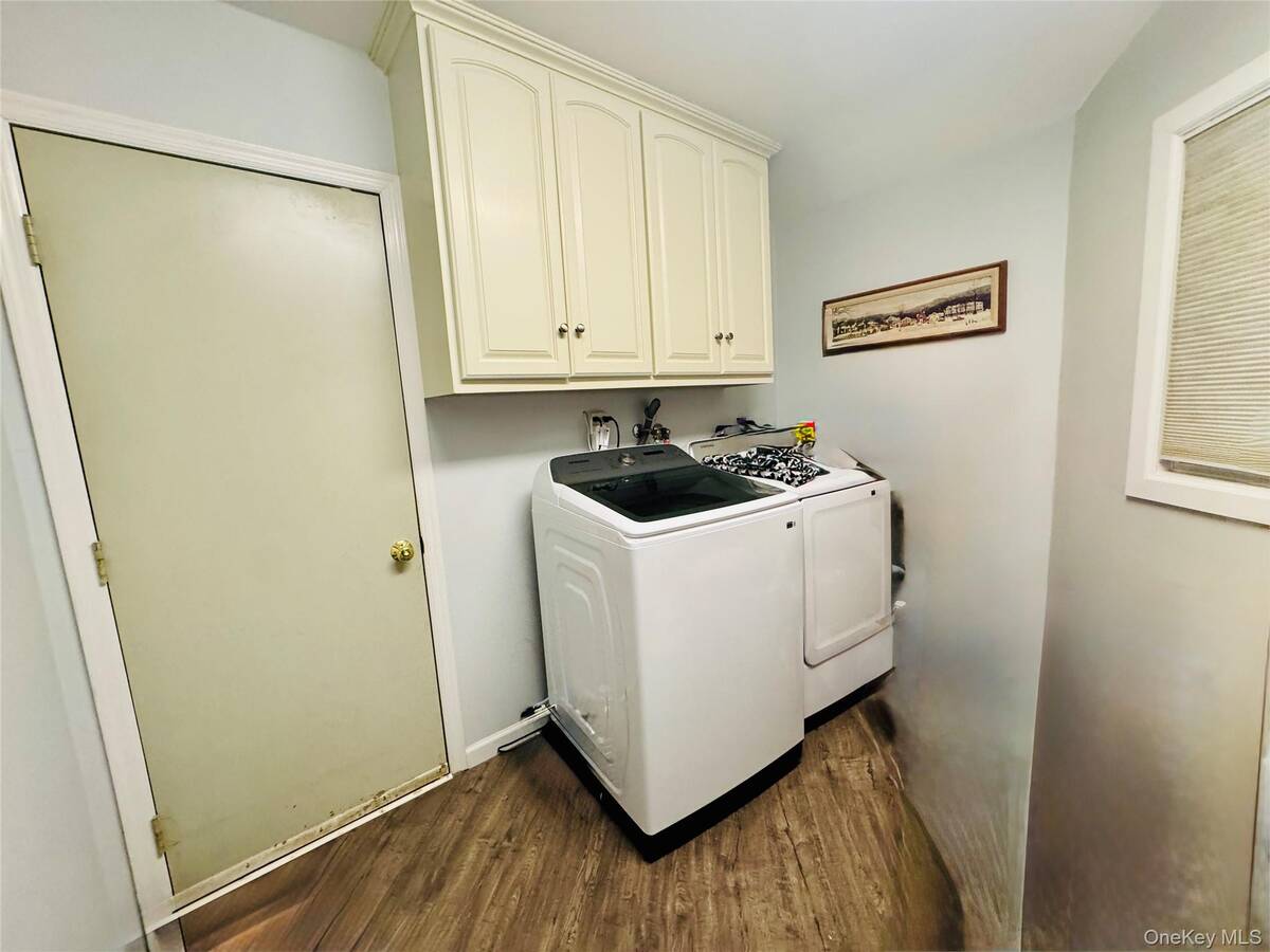 #16 photo, 42 Hearthstone Drive, Dix Hills , NY 11746