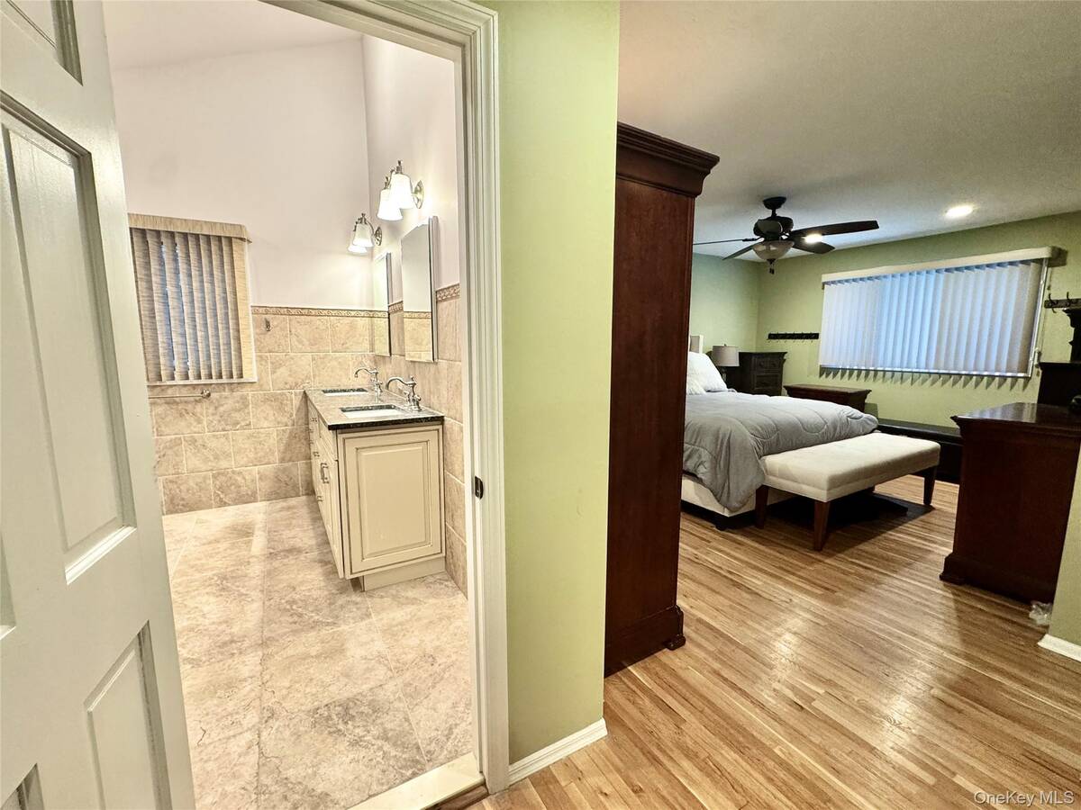 #20 photo, 42 Hearthstone Drive, Dix Hills , NY 11746