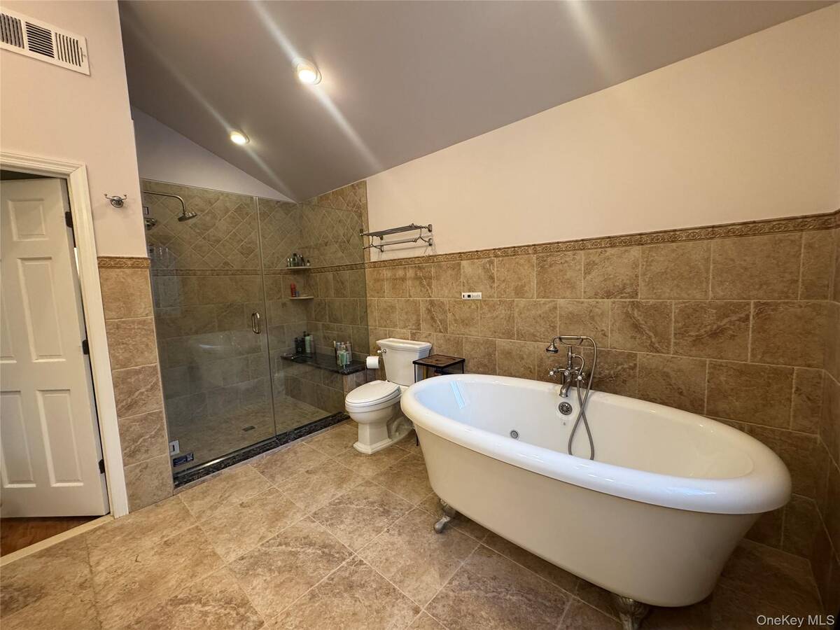 #23 photo, 42 Hearthstone Drive, Dix Hills , NY 11746