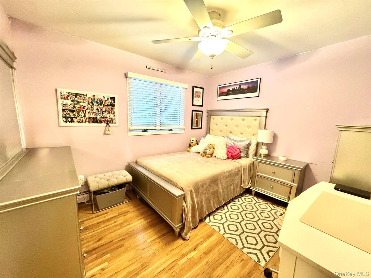 #25 photo, 42 Hearthstone Drive, Dix Hills , NY 11746