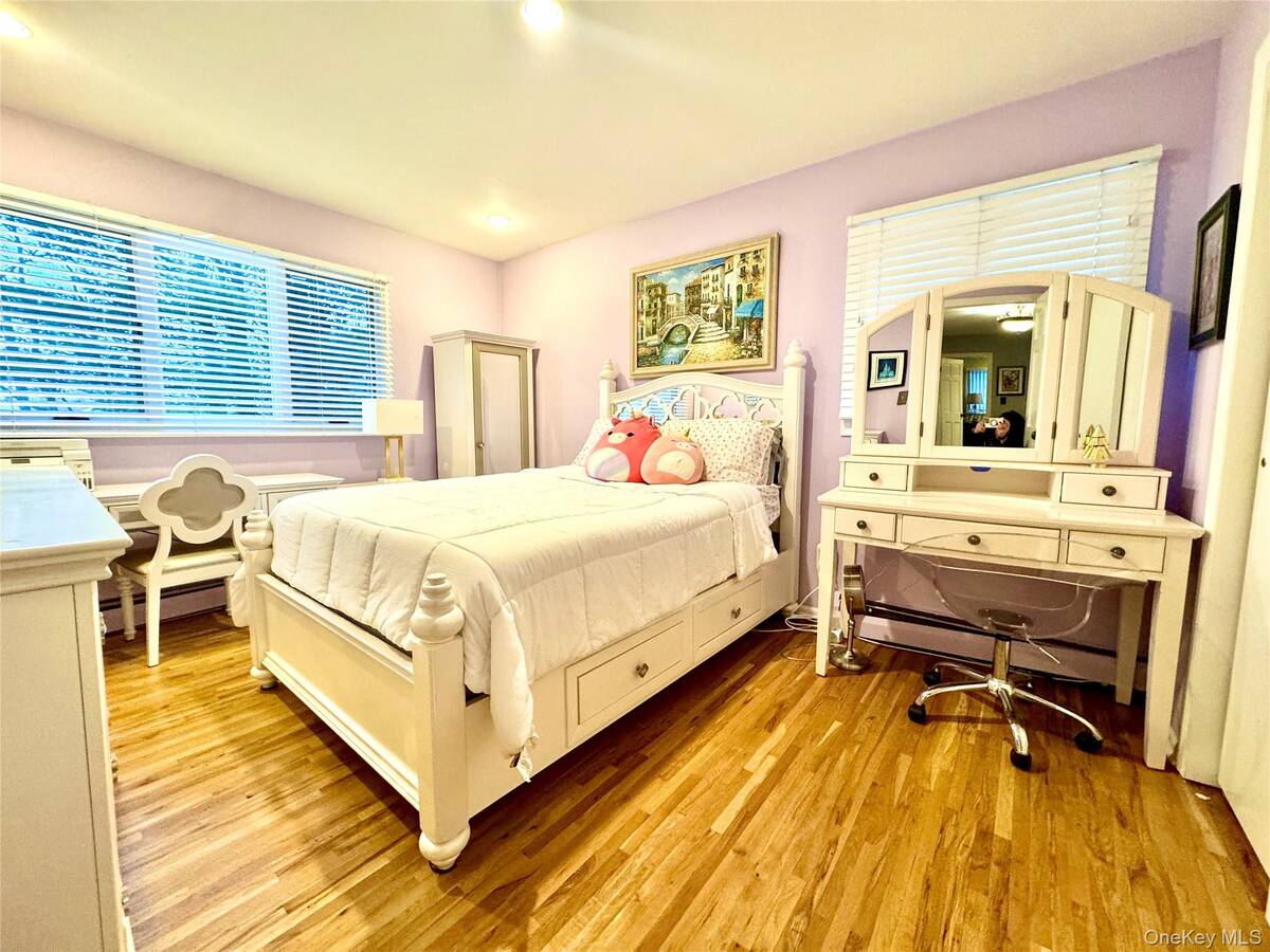 #26 photo, 42 Hearthstone Drive, Dix Hills , NY 11746