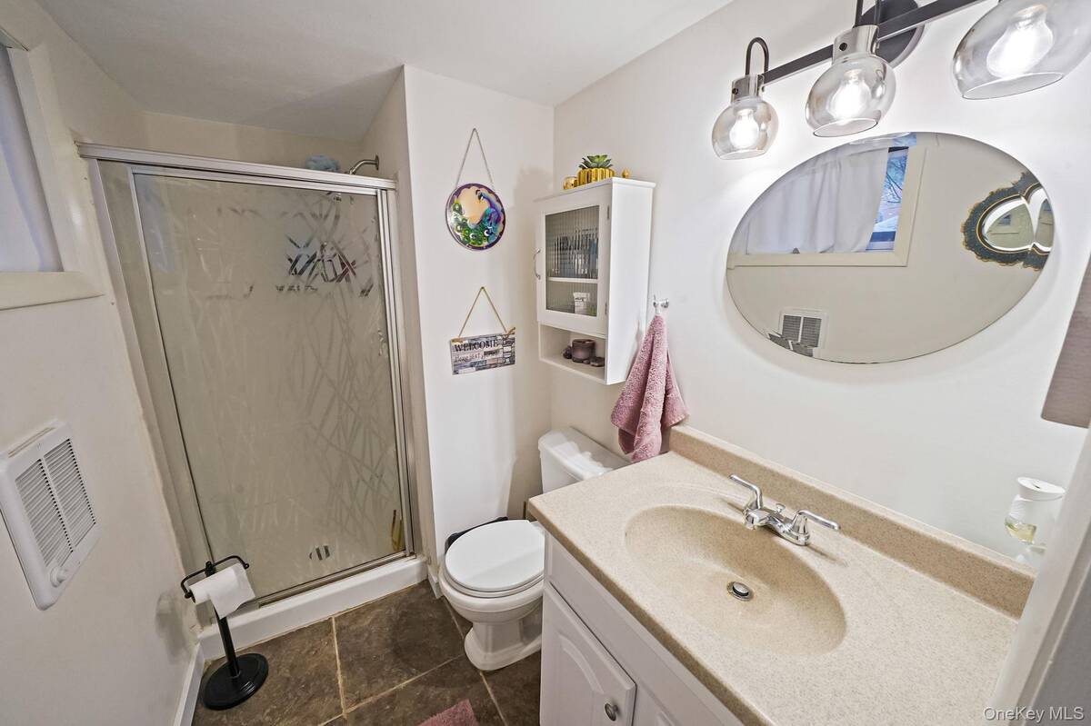 #26 photo, 100 Parkside Avenue, سوفولك Miller Place , NY 11764