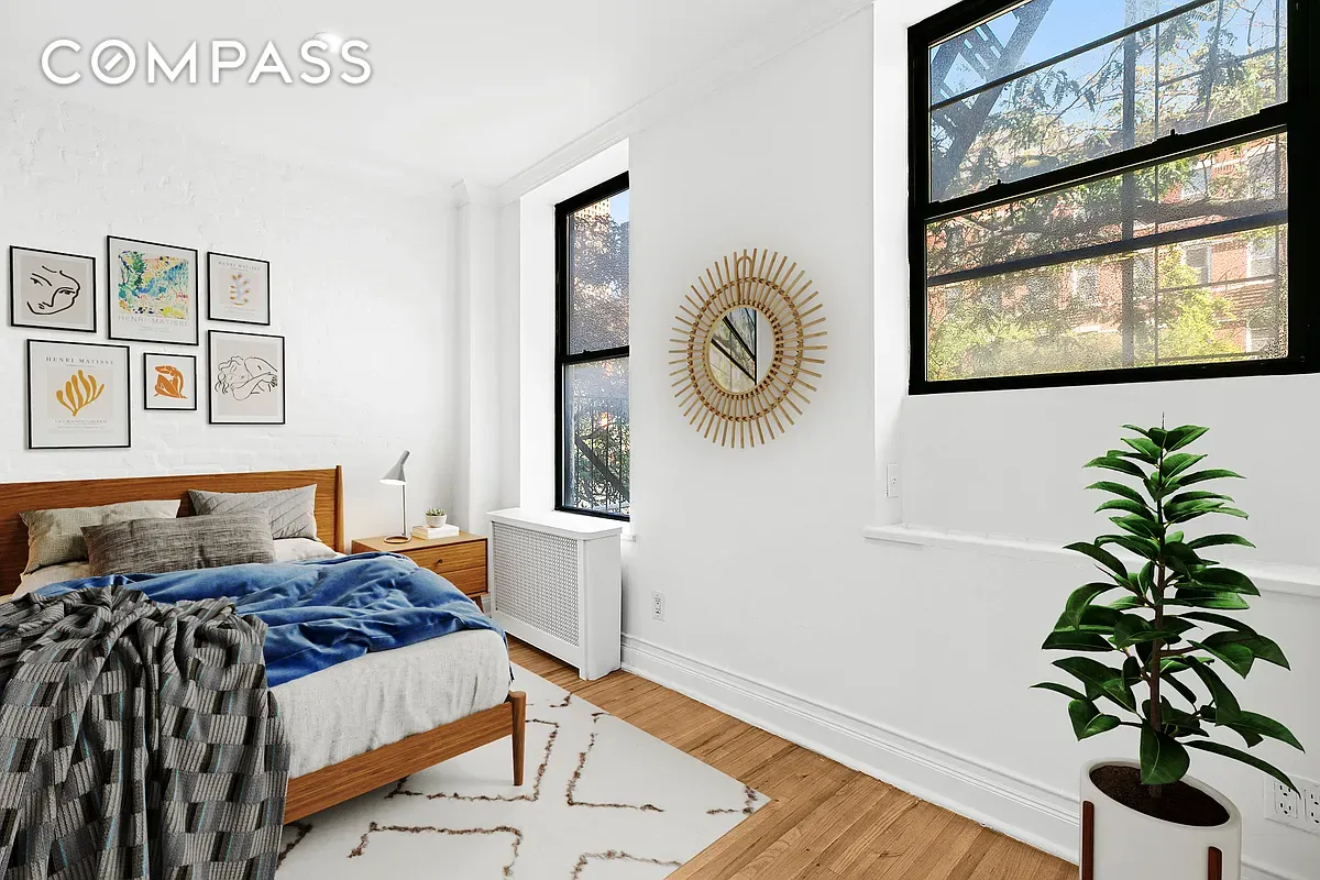 #2 photo, 643 9th Avenue, Hell's Kitchen , NY 10036