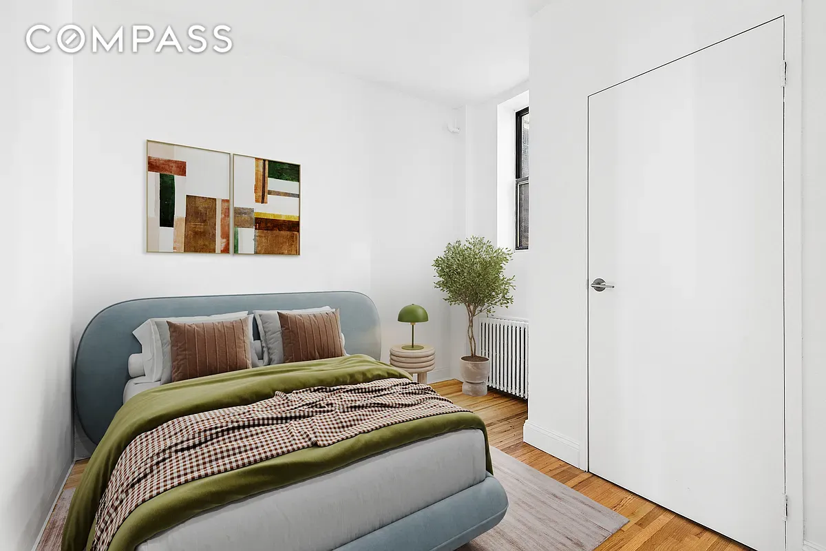 #4 photo, 643 9th Avenue, Hell's Kitchen , NY 10036