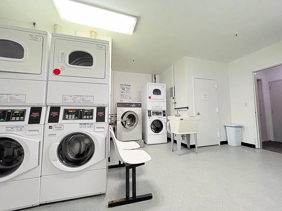 #17 photo, 56 COURT Street, Brooklyn Heights , NY 11201