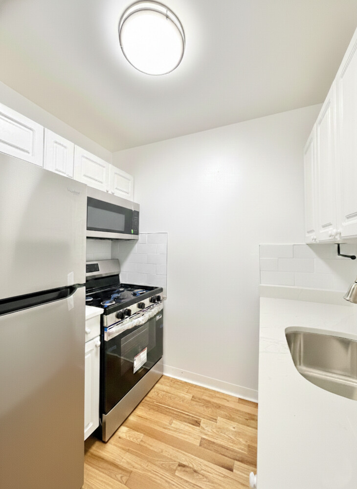 #7 photo, 56 COURT Street, Brooklyn Heights , NY 11201