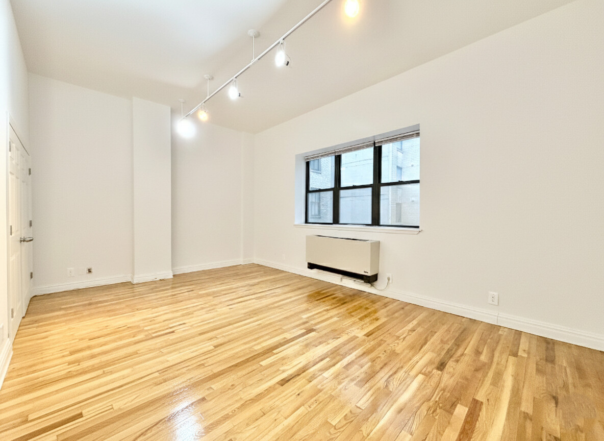 #9 photo, 56 COURT Street, Brooklyn Heights , NY 11201