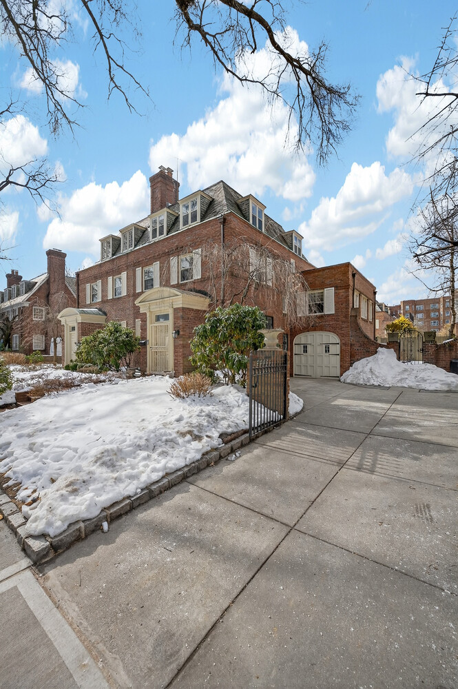 #1 photo, 34-22 87TH Street, Куинс ‖ Jackson Heights , NY 11372