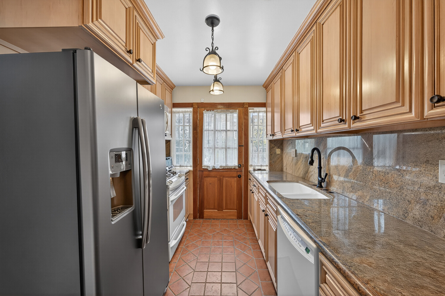 #10 photo, 34-22 87TH Street, Куинс ‖ Jackson Heights , NY 11372