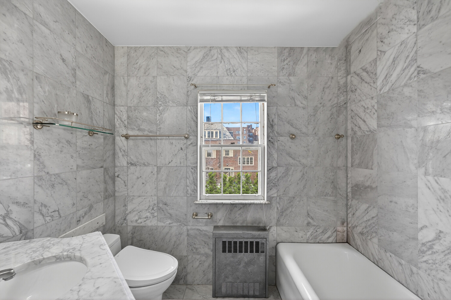 #17 photo, 34-22 87TH Street, Куинс ‖ Jackson Heights , NY 11372