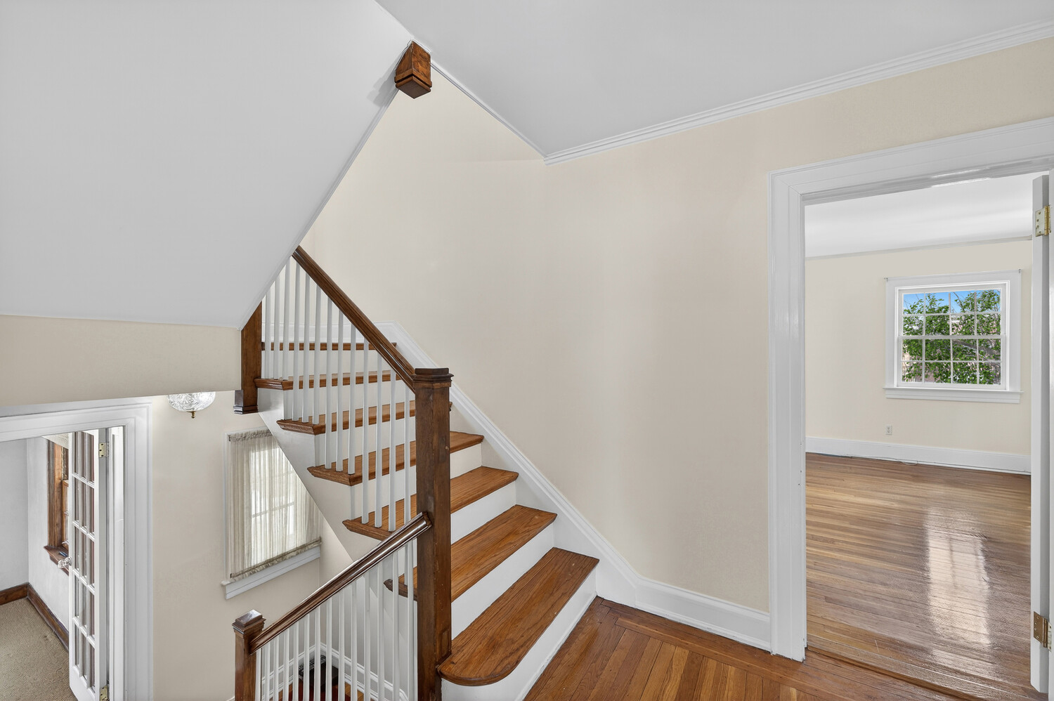 #20 photo, 34-22 87TH Street, Куинс ‖ Jackson Heights , NY 11372