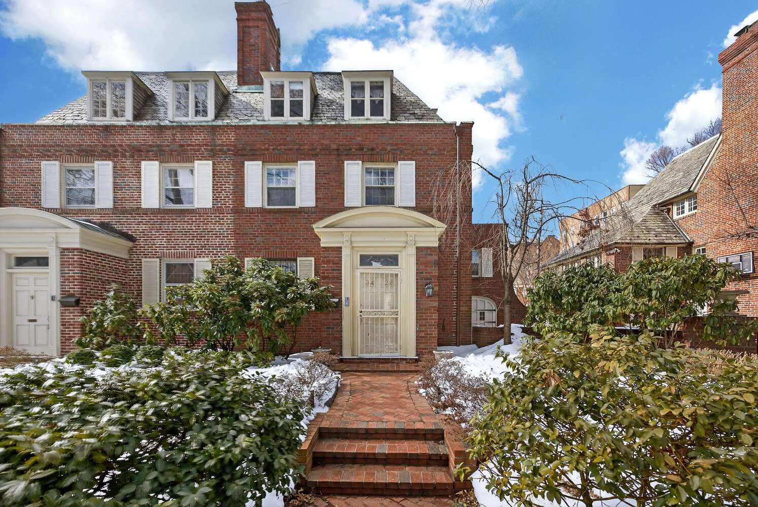 #3 photo, 34-22 87TH Street, Куинс ‖ Jackson Heights , NY 11372