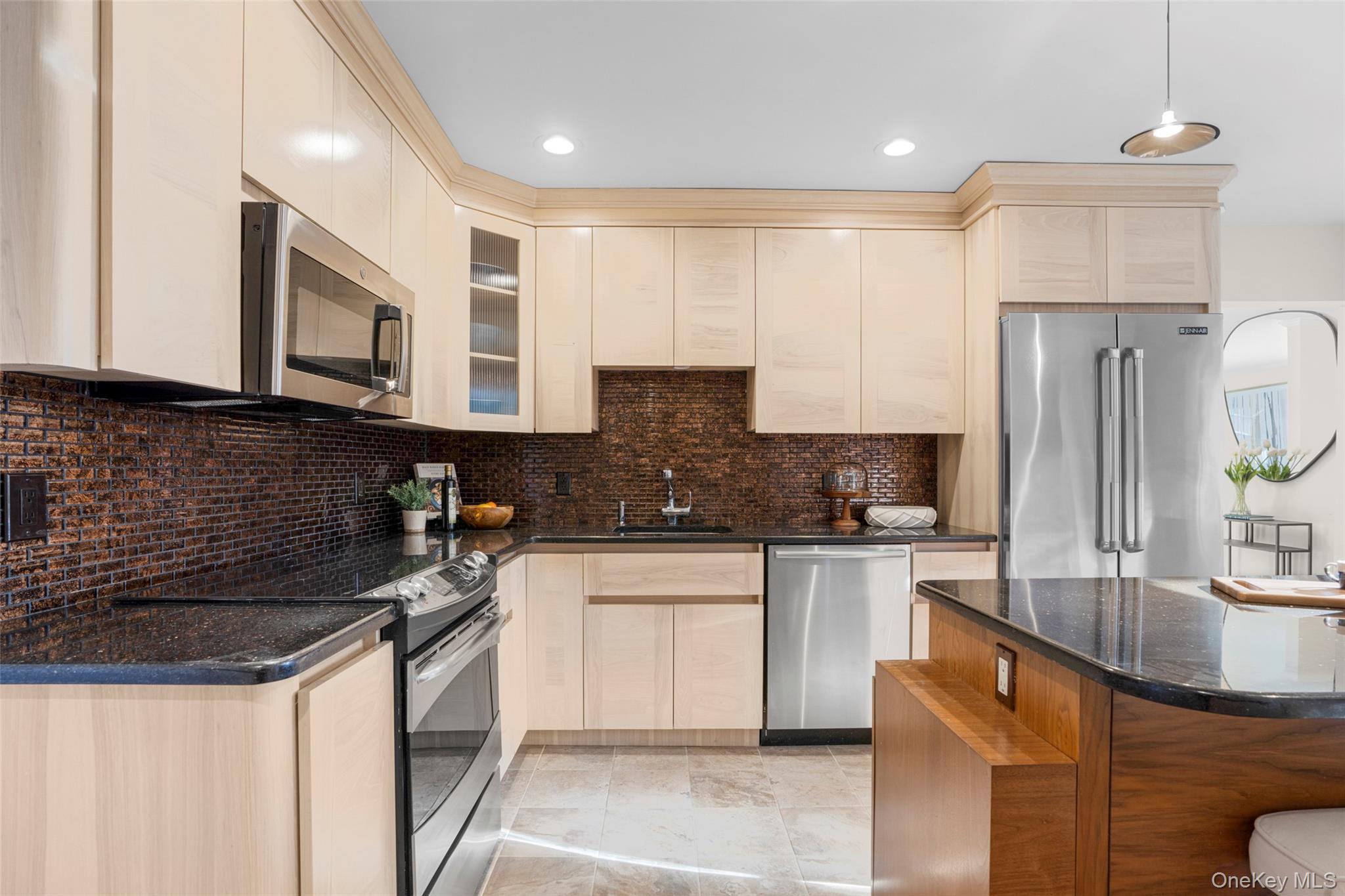 #10 photo, 151 Hilburn Road, Scarsdale , NY 10583