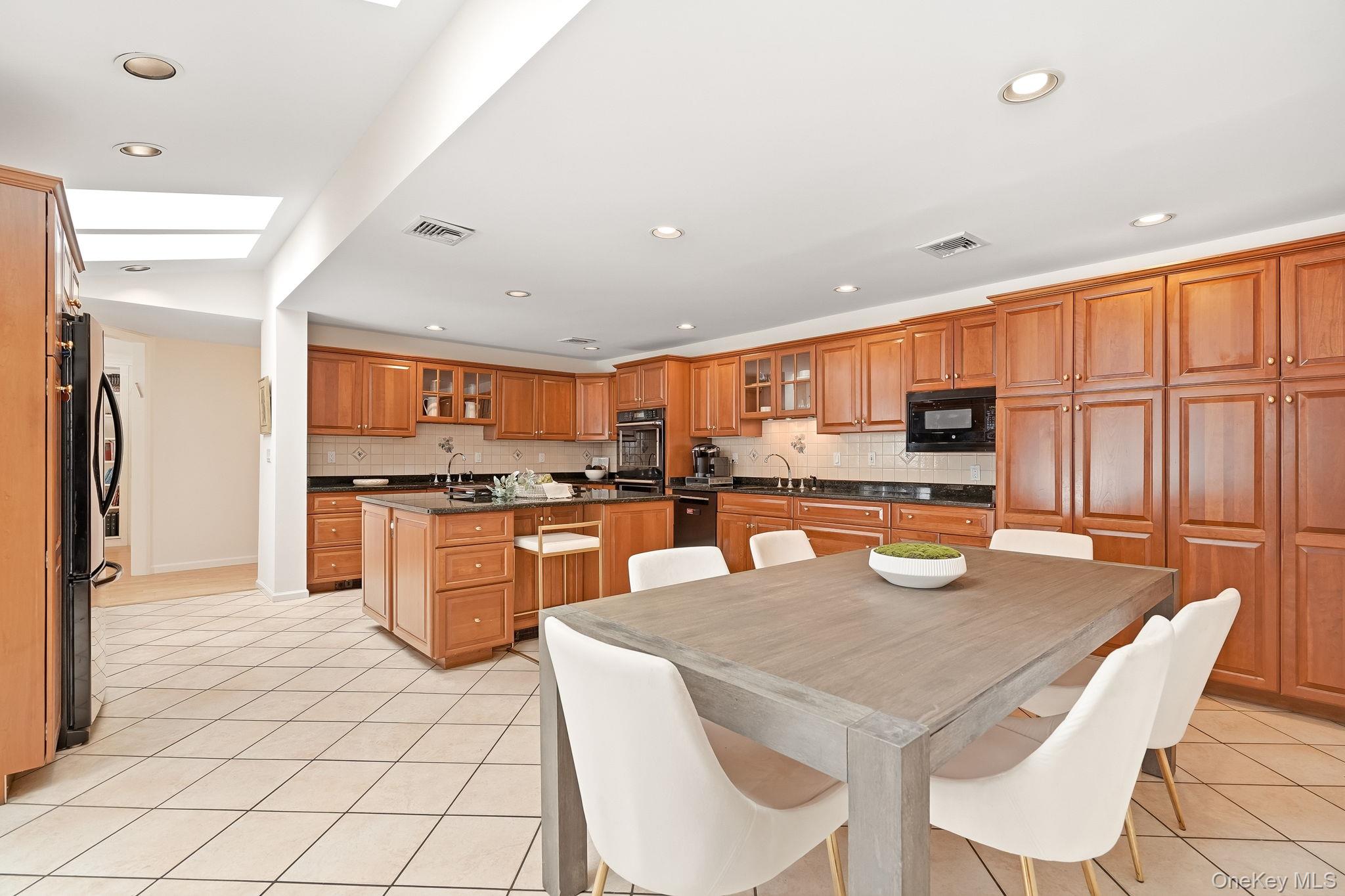 #9 photo, 39 Lambert Lane, New Rochelle , NY 10804