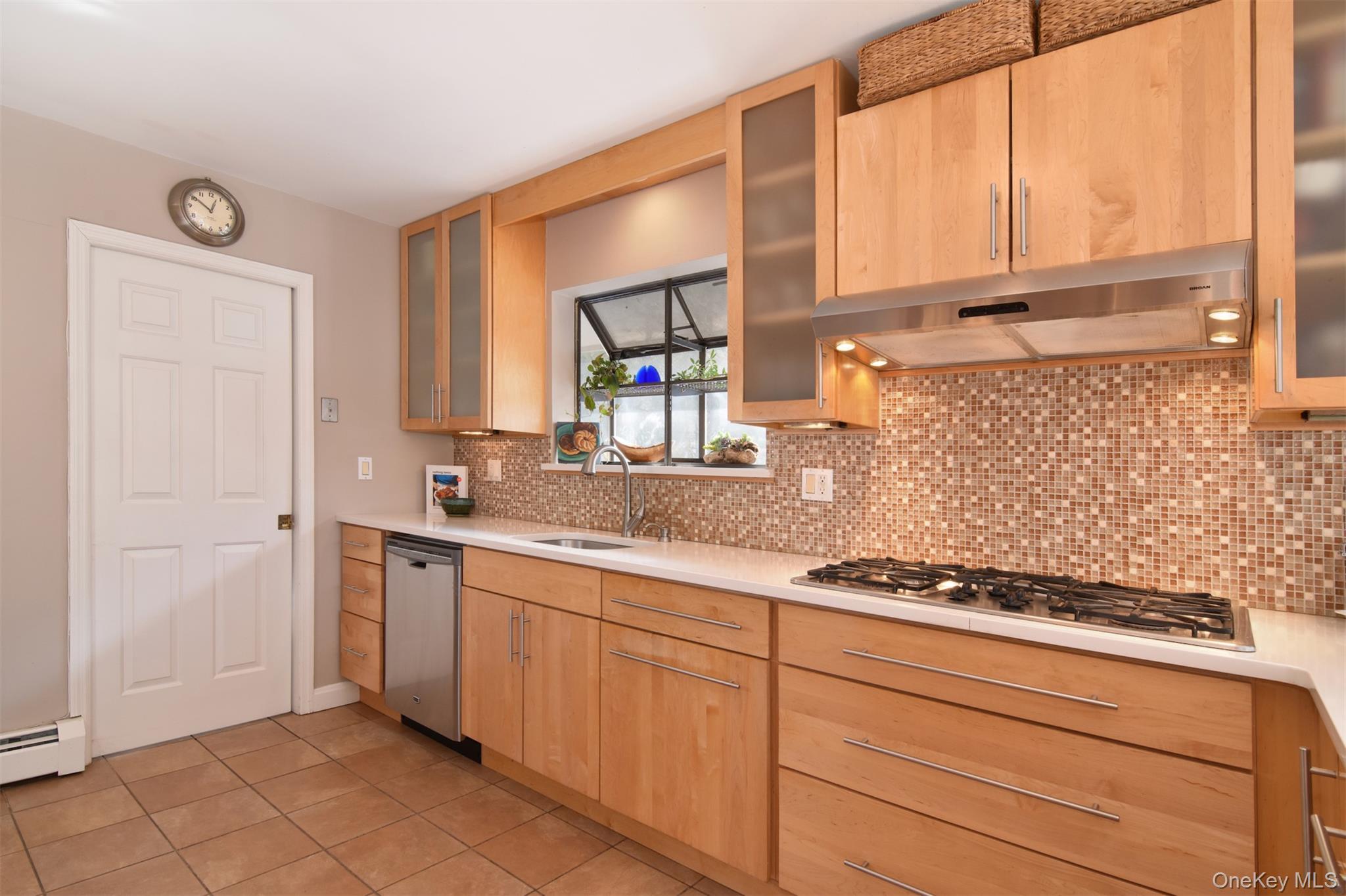 #12 photo, 4 Ilinka Lane, Irvington , NY 10533