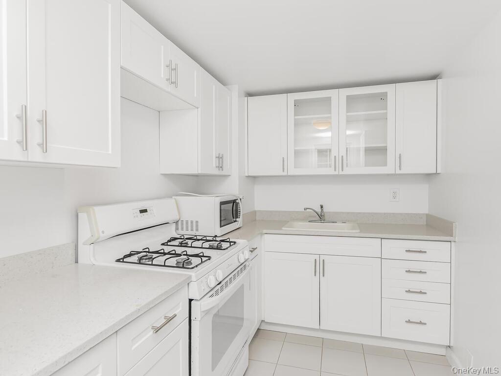 #18 photo, 3302 Bronxwood Avenue, Bronx , NY 10469