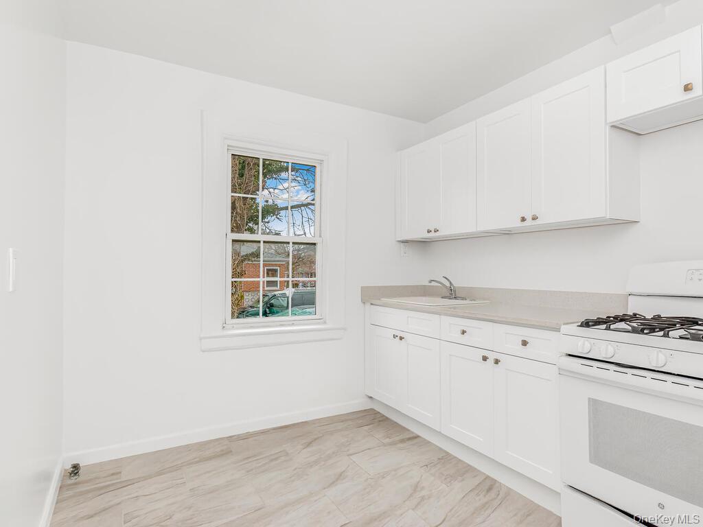 #8 photo, 3302 Bronxwood Avenue, Bronx , NY 10469