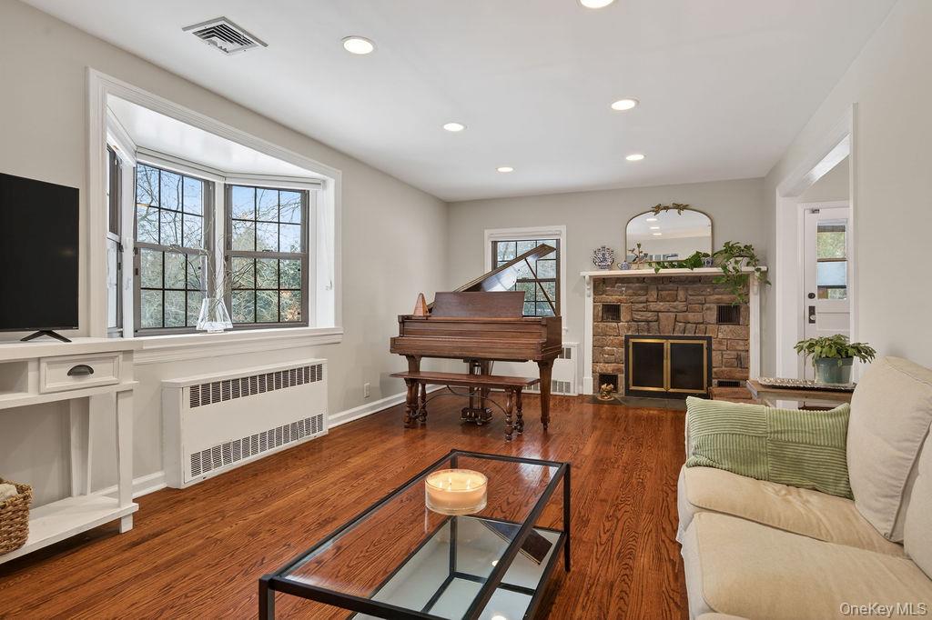 #10 photo, 175 Palmer Lane, Thornwood , NY 10594